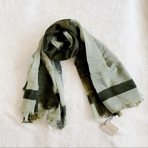 NWT Authentic Burberry Mega Check CottonSilk Scarf - Picture 3 of 8